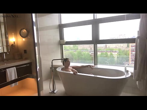 ❤️ Керемет сәби Жуынатын бөлмеде оның кискасын құмарта тартып жатыр ☑ Секс видео бойынша бізде ❤