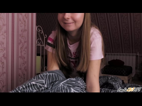 ❤️ Blondie оның BFF-ны терең сорып, аузына шәует алады ☑ Секс видео бойынша бізде ❤